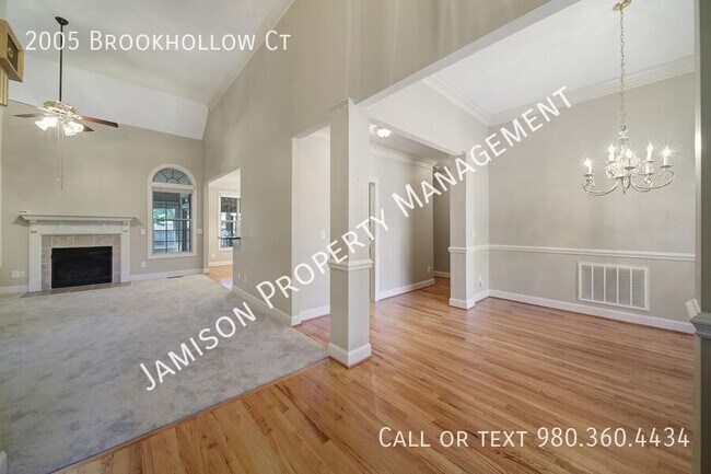 Foto del edificio - 2005 Brookhollow Ct
