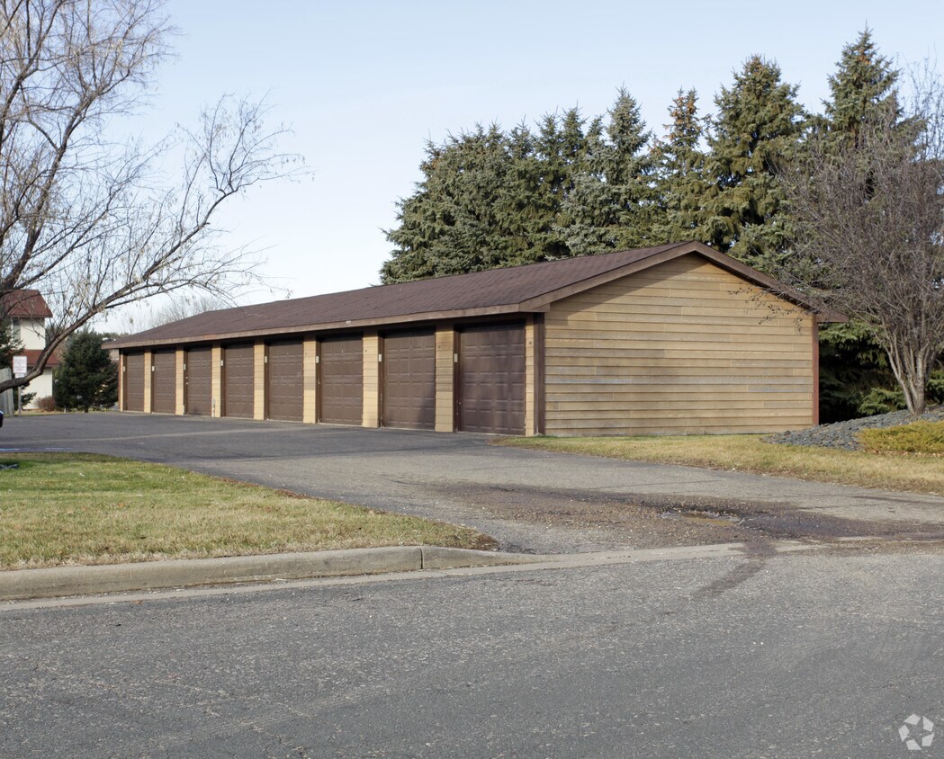 Building Photo - 1601 Redwood Dr