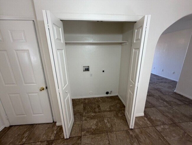 Building Photo - 9751 E Magma Dr