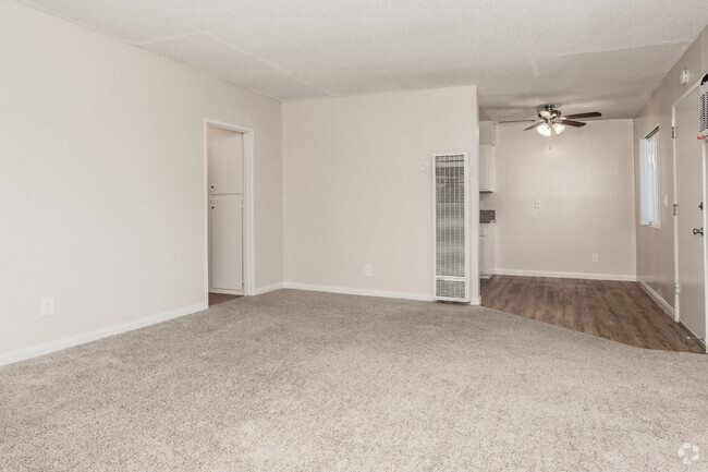 2BR, 1BA - 1,000SF - Stonecrest Pointe Apartments