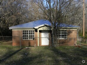 Building Photo - 411 31st St S