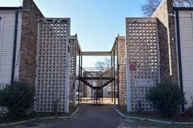 Photo - 151 N Belvedere Blvd Apartment
