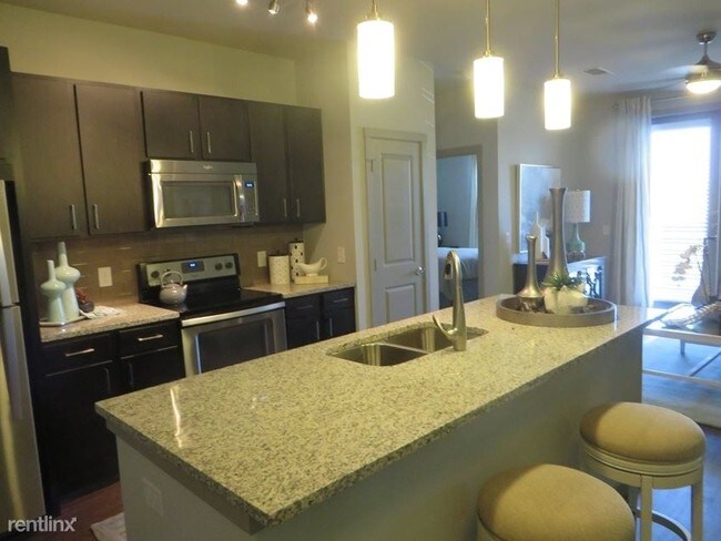 Foto del edificio - 3600 Windhaven Pkwy