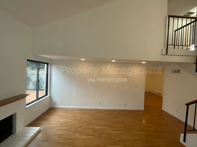 Foto del edificio - 6628 Wildwood Ct