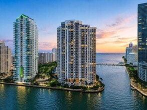 Building Photo - 300 S Biscayne Blvd