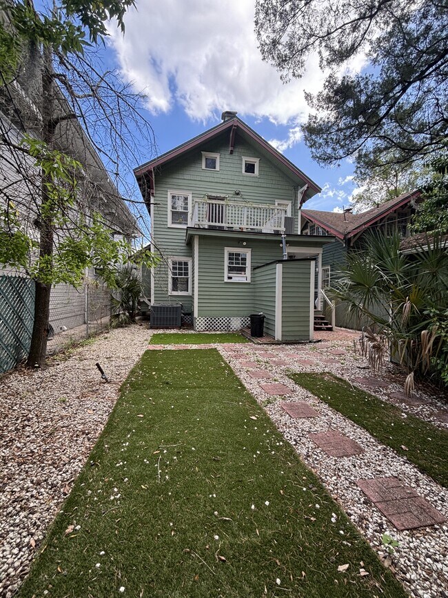 Foto del edificio - 347 Cottage Ave