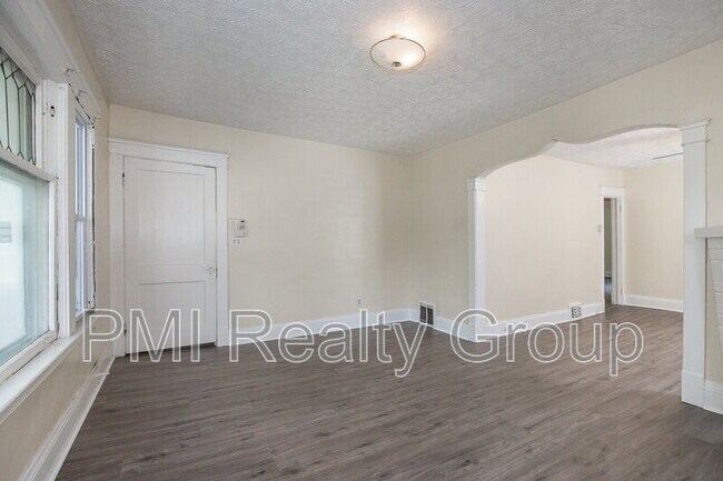 Building Photo - 1459 E 134th St