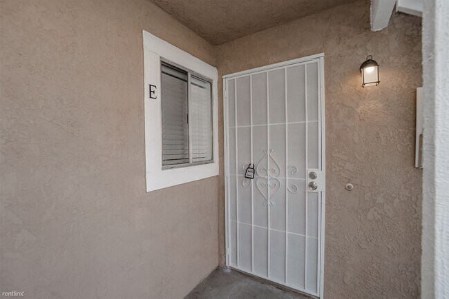 Foto del edificio - 1 br, 1 bath Condo - 3640 Oak Creek Drive E