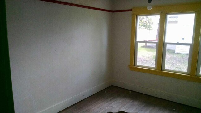 Building Photo - 2 Bedrooms, 1 Bath House in Big Sandy Montana