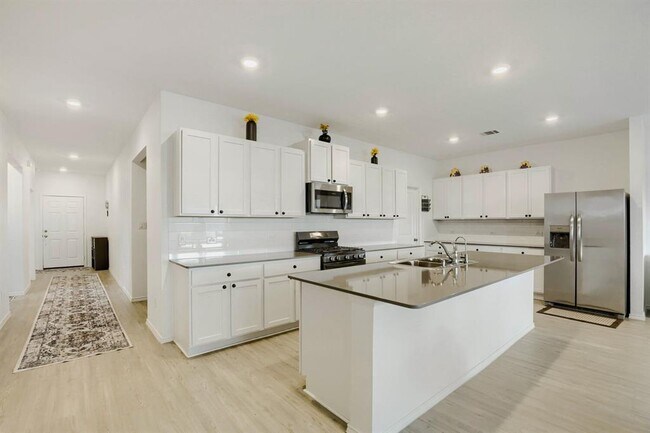 Building Photo - 1337 Aquilla Dr