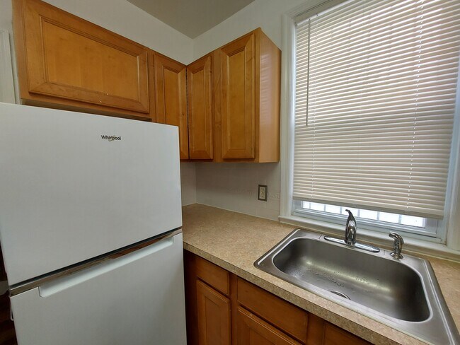 Cocina (2) - 1107 N Ohio Ave