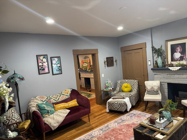 Building Photo - 201 Mulberry St