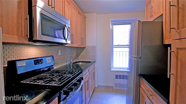 Primary Photo - 112 Odell Clark Pl
