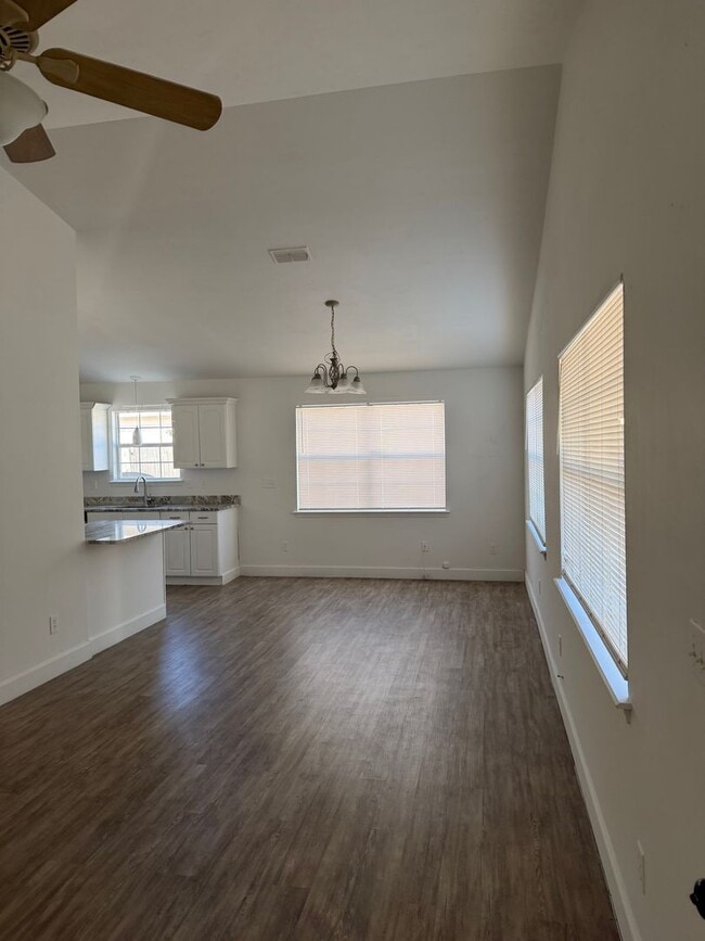 Photo - Recently renovated 3/2 on Balkin Rd House