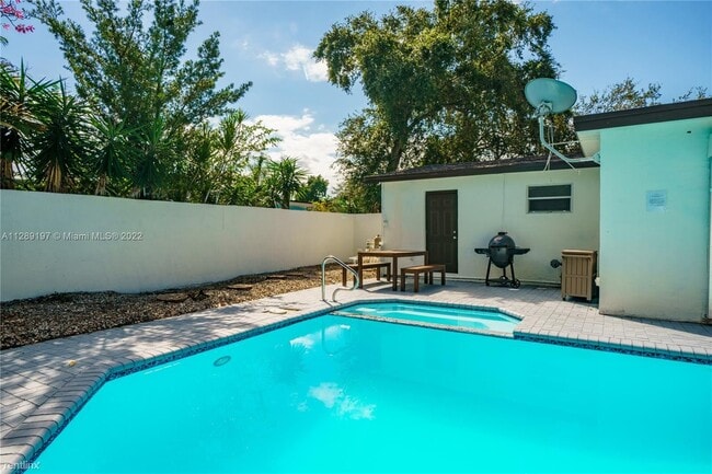 Building Photo - 4 br, 2 bath House - 6541 Sherman St