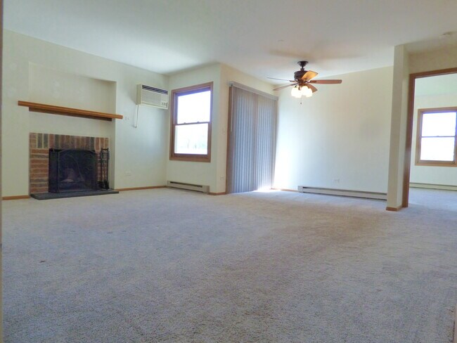 Building Photo - 1351 Cunat Ct