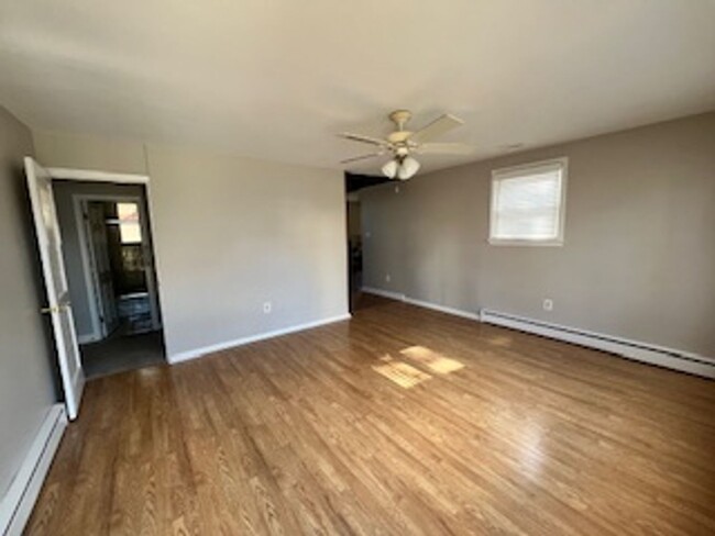 Building Photo - Spacious 3 Bedroom Rancher in Whitemarsh T...