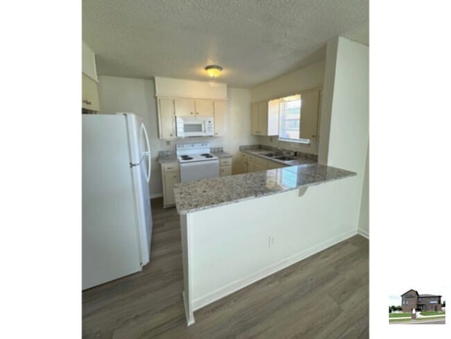 Foto del edificio - 604 Sunset Ln