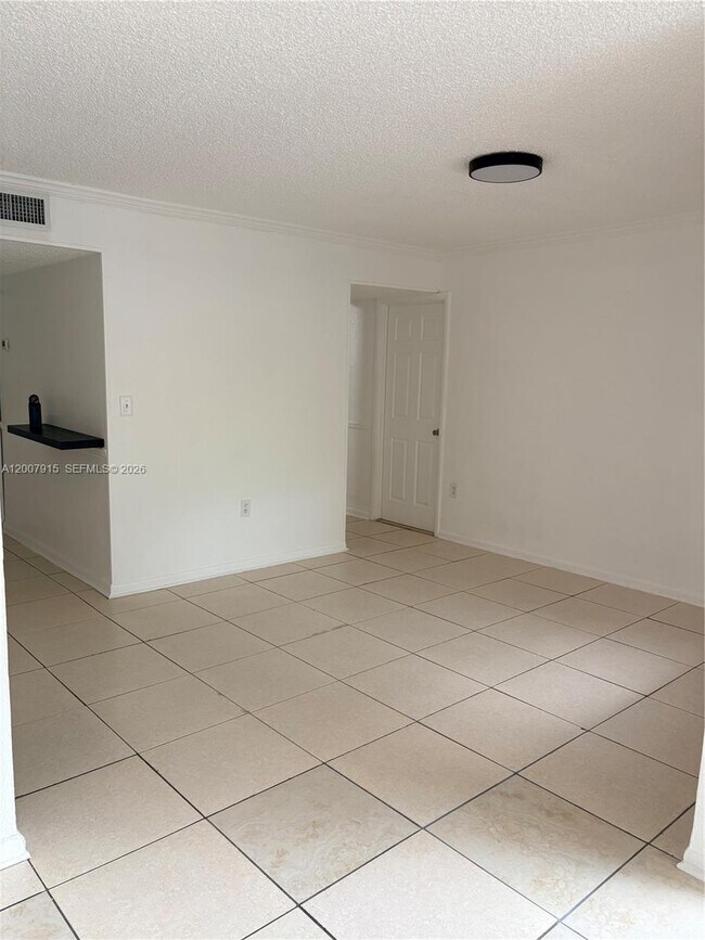 Foto del edificio - 17600 NW 68th Ave