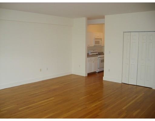 Foto del edificio - 90 Broadway Ct