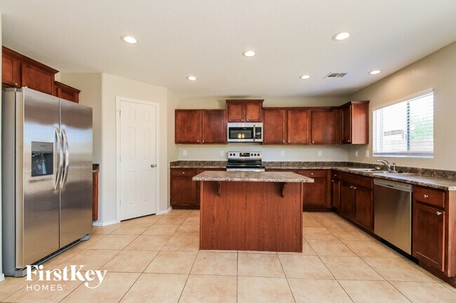 Foto del edificio - 28183 N Superior Rd