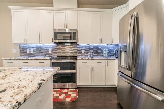 Building Photo - 458 Harbor Springs Dr