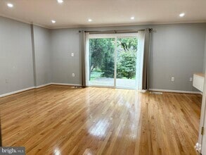 Building Photo - 784 Princeton Pl