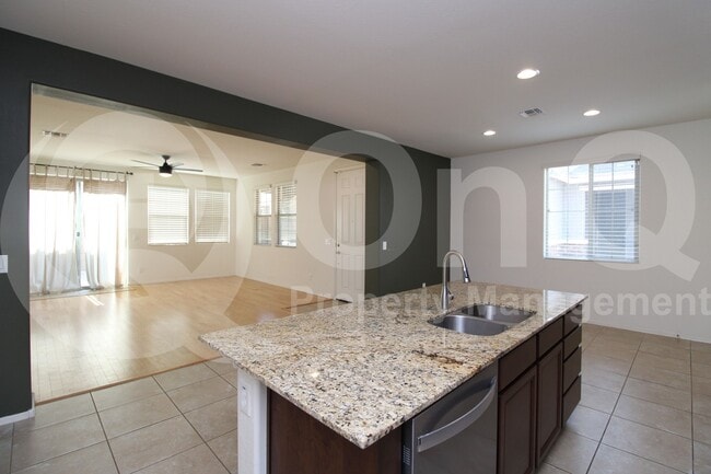 Foto del edificio - 222 N 56th Pl