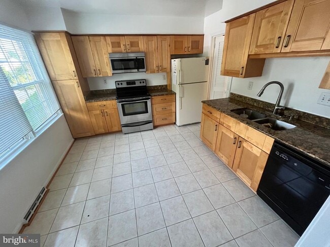 Building Photo - 3056 Covington St