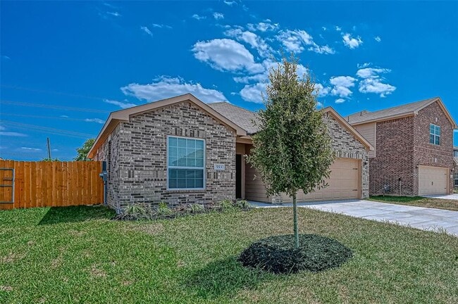 Building Photo - 553 Amberwood Pk Dr