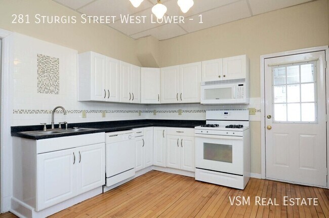 Foto del edificio - 2BD 2BATH ST.PAUL DUPLEX W/FINISHED BASEMENT!