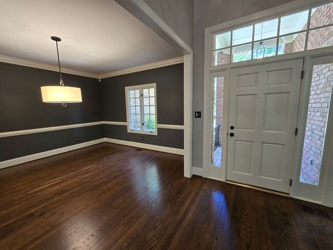 Building Photo - 102 Eyemouth Ct