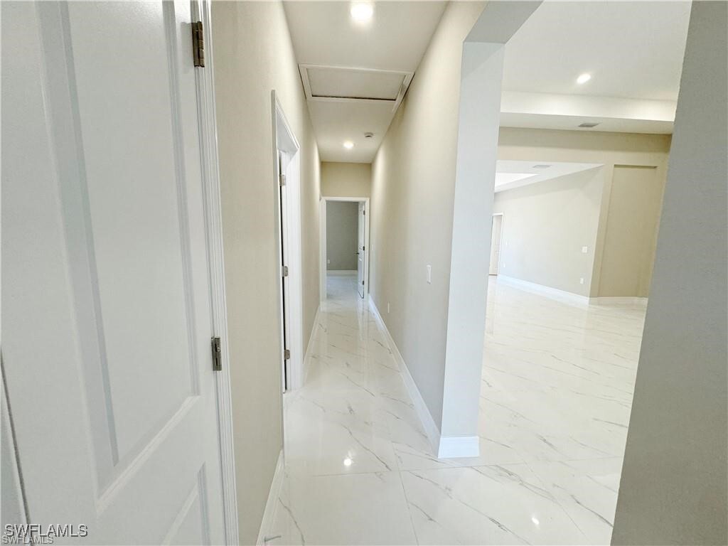 Building Photo - 538 Oakfield Ave