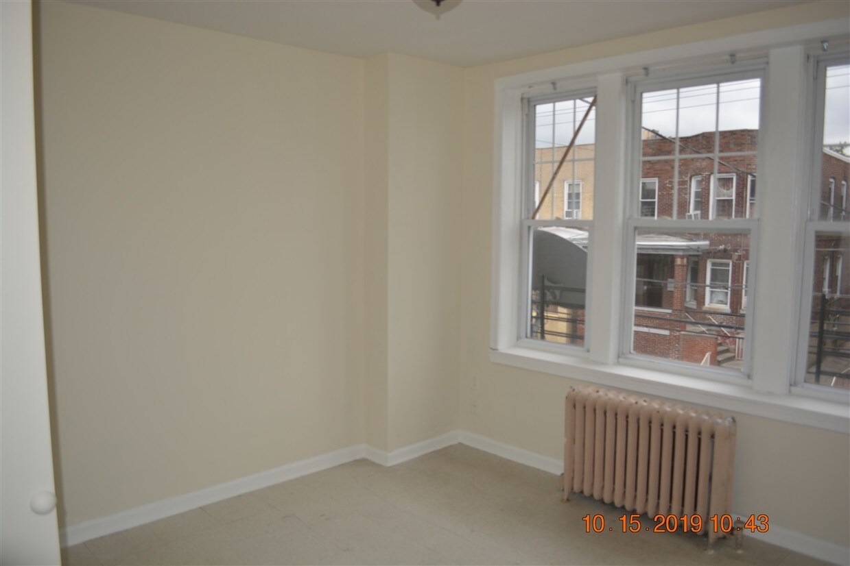Building Photo - 136 66th St