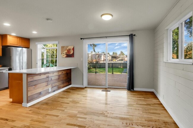 Building Photo - 6124 123rd Ave NE