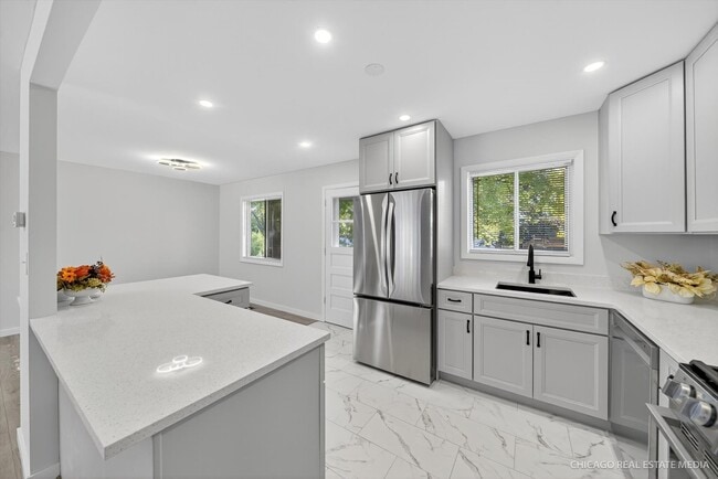 Foto del edificio - 2211 Birchwood Pkwy