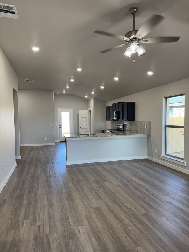 Building Photo - Brand New Construction 3/2/2 2024 West Pla...