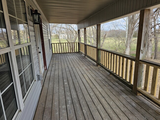 Building Photo - 325 Trinity Ln