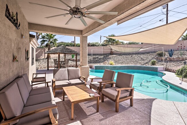 Patio sitting - 2338 Regatta Ct