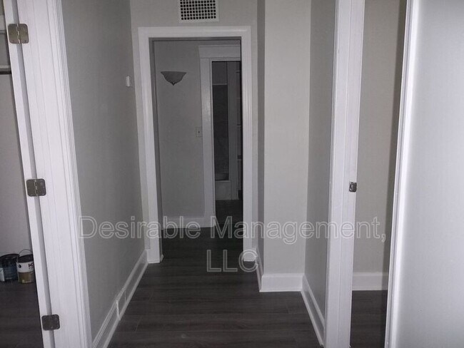 Building Photo - 739 33rd St
