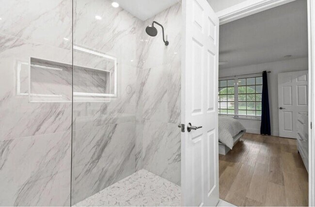 Foto del edificio - 4421 NW 2nd Ct