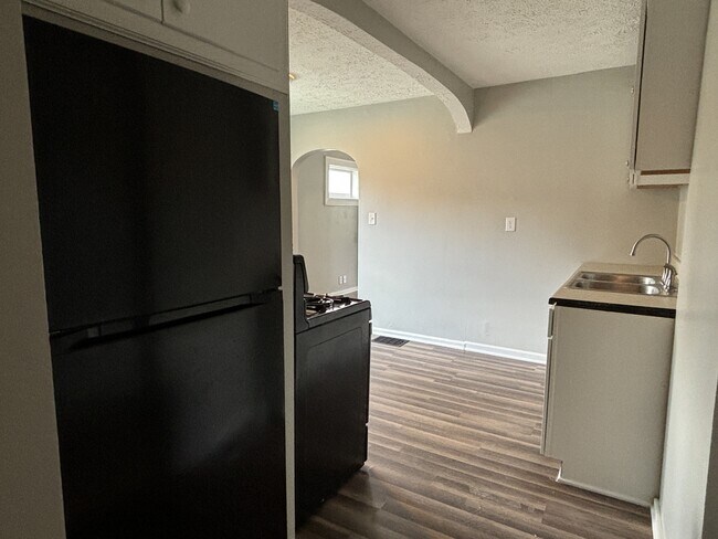 Foto del edificio - 1401 N Gladstone Ave
