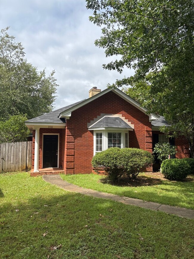 Building Photo - 3748 Roswell Pl