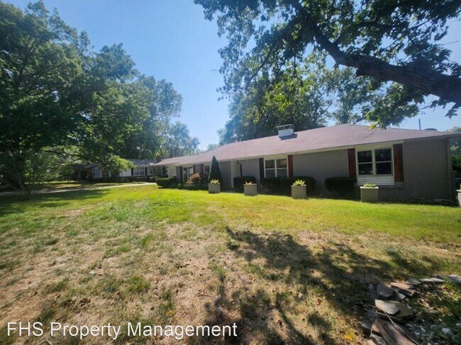 Building Photo - 3 br, 2 bath House - 3052 E Sunset