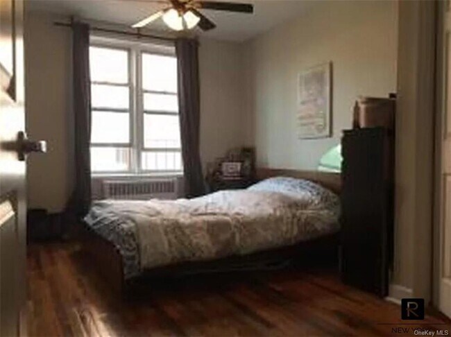 Foto del edificio - 825 Ocean Pkwy