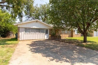 Building Photo - 18 Oxley Dr