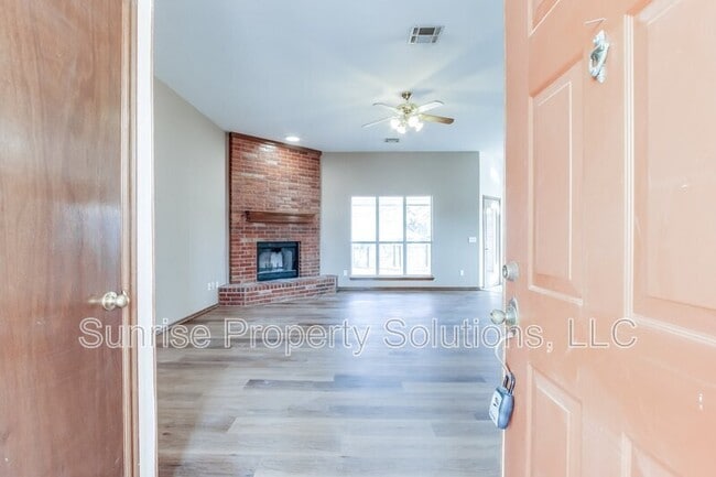 Foto del edificio - 509 Gyrfalcon Dr