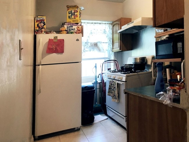 Kitchen - 242 S 3rd Ave