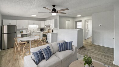 Building Photo - Boulevard West Apartments