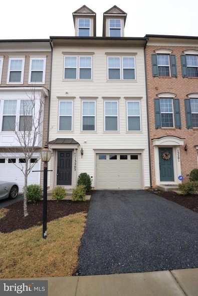 Photo - 13203 Getty Ln Townhome